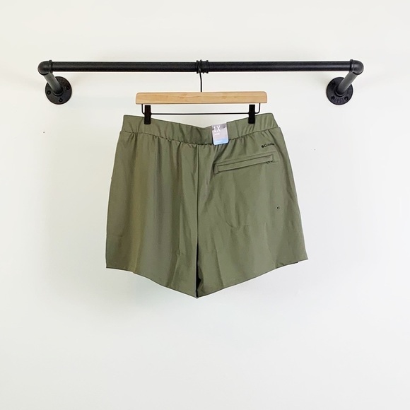 NWT Columbia Sandy Creek Stretch Semi Fitted Mid Rise 4” Shorts In Green - Picture 10 of 11